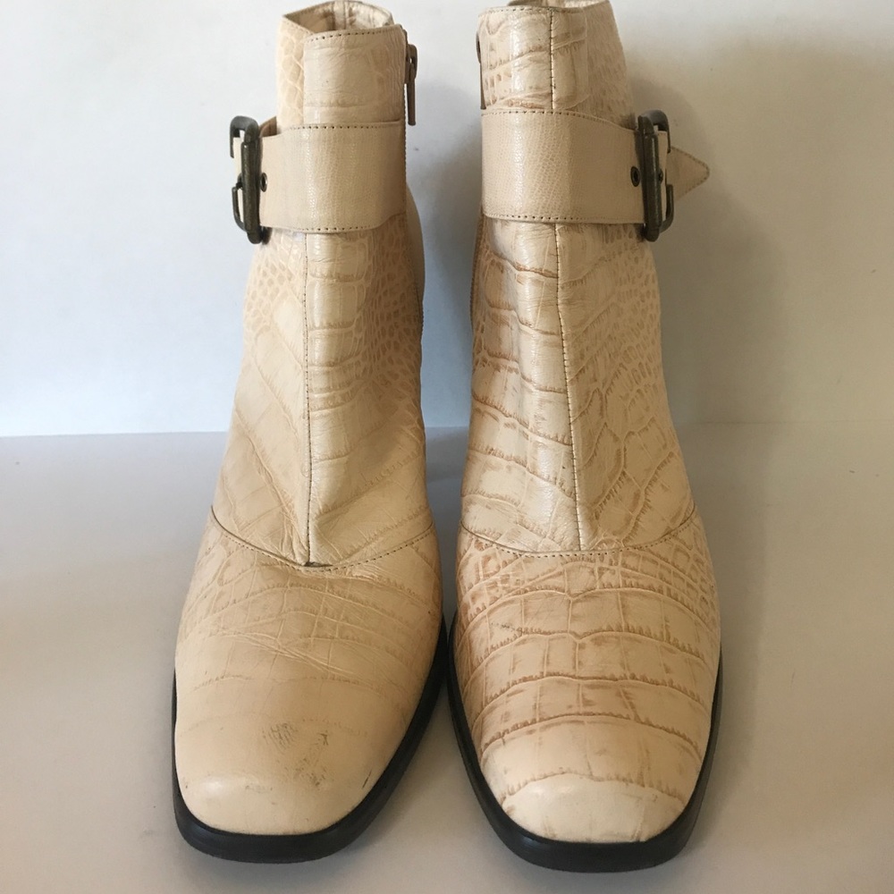 Jessica Bennett ankle boots size 11m beige